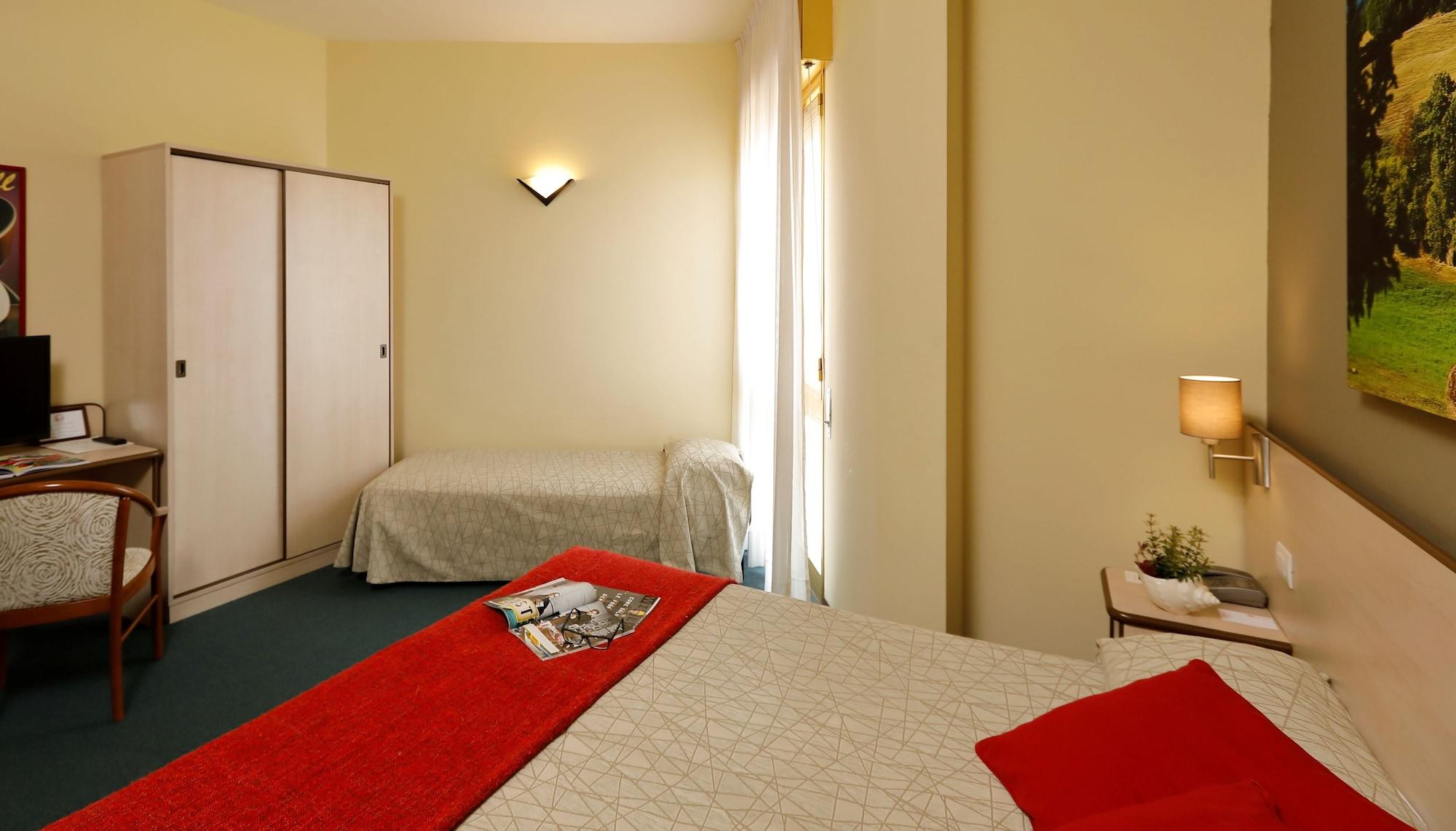 Hotel Ristorante Alcide Poggibonsi Zewnętrze zdjęcie