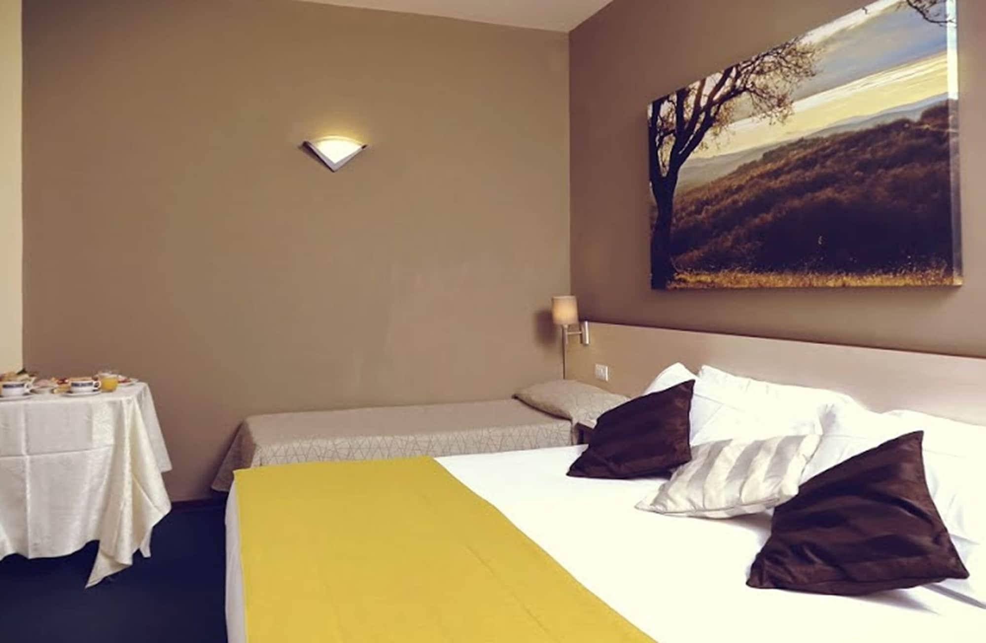 Hotel Ristorante Alcide Poggibonsi Zewnętrze zdjęcie