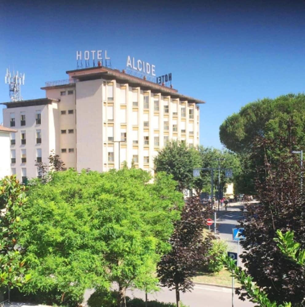 Hotel Ristorante Alcide Poggibonsi Zewnętrze zdjęcie