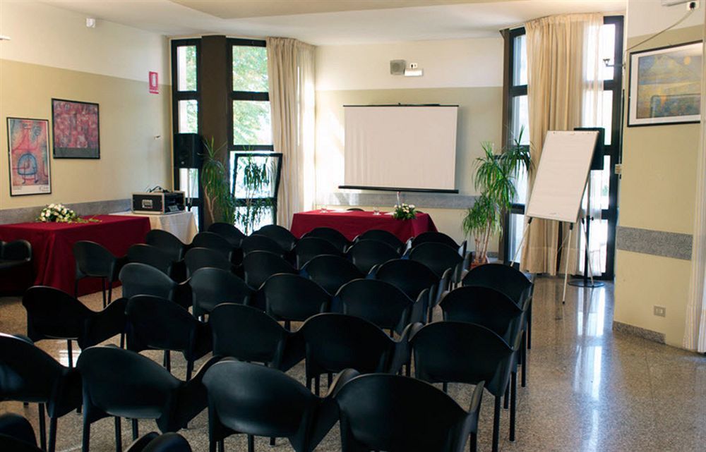 Hotel Ristorante Alcide Poggibonsi Zewnętrze zdjęcie