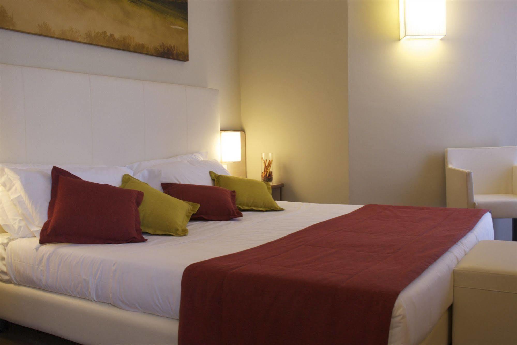 Hotel Ristorante Alcide Poggibonsi Zewnętrze zdjęcie