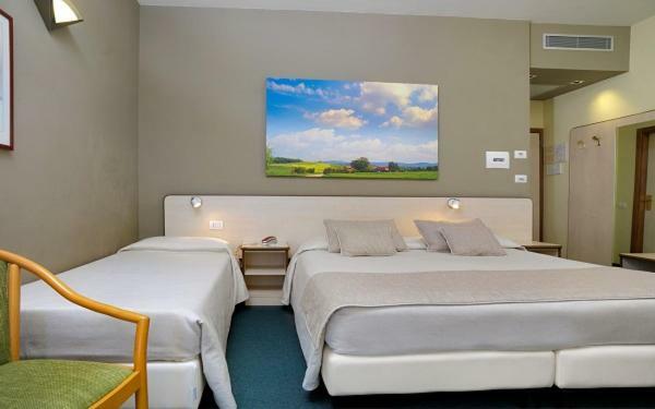 Hotel Ristorante Alcide Poggibonsi Zewnętrze zdjęcie